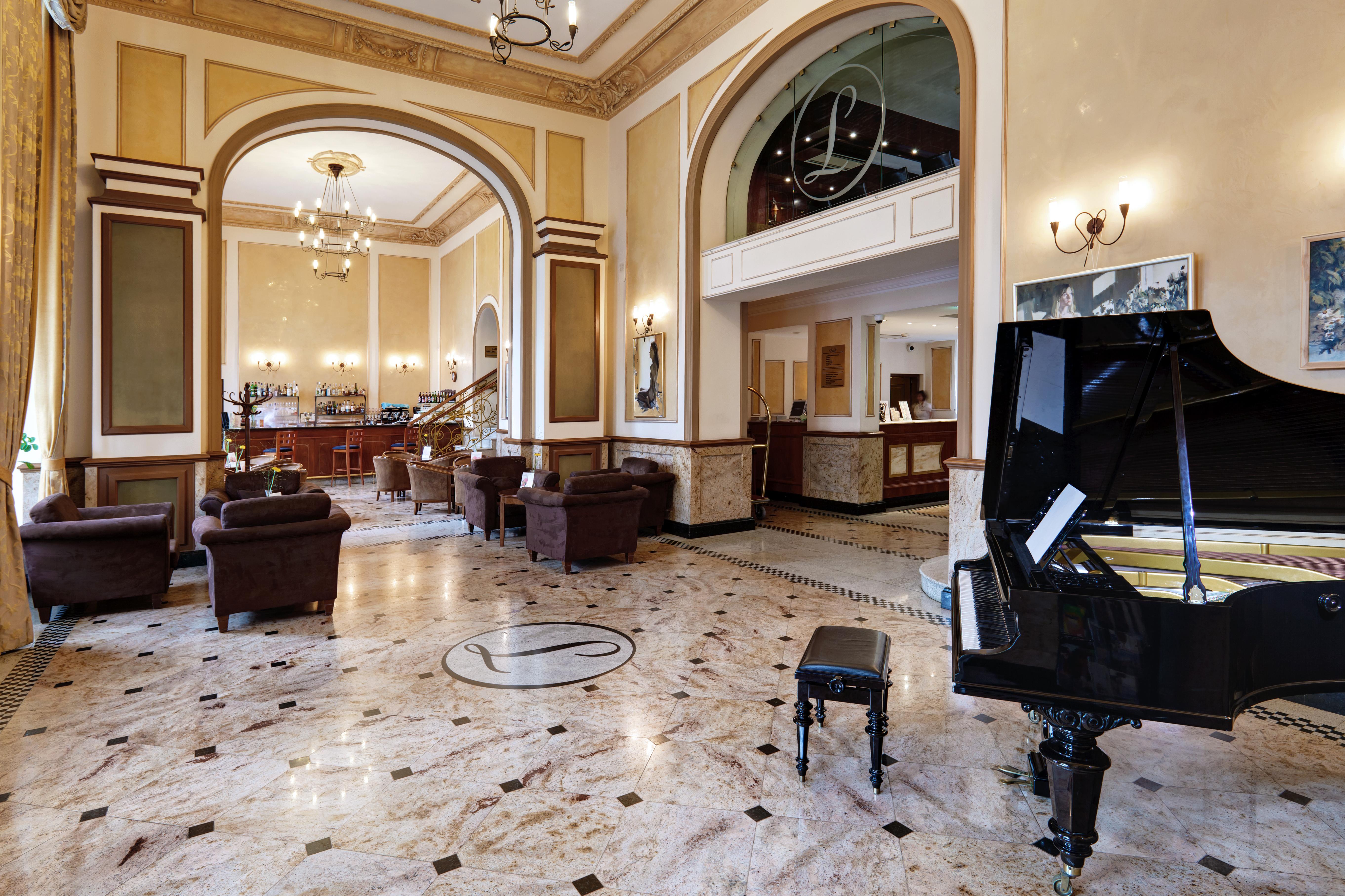 Ibb Hotel Grand Hotel Lublin Kültér fotó