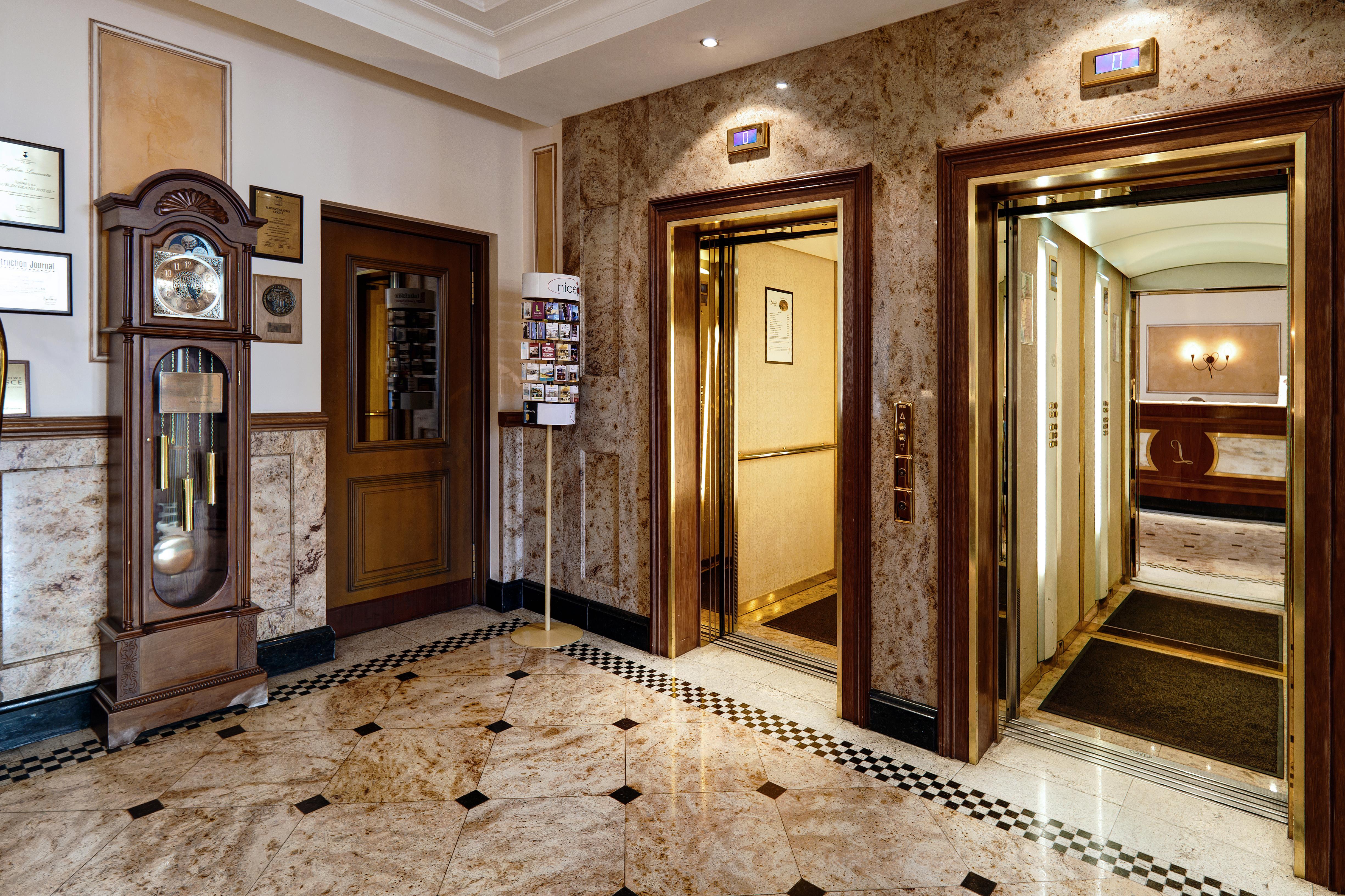 Ibb Hotel Grand Hotel Lublin Beltér fotó